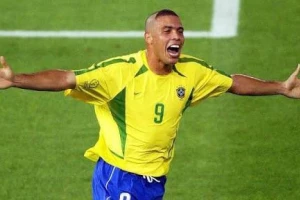 Ronaldo izabrao idealan tim svih vremena - Velikan do velikana, ništa bez imenjaka, fali Brazilac?